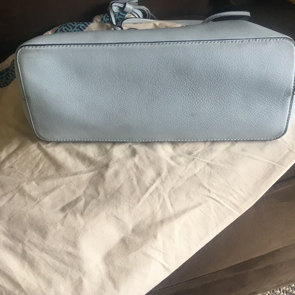 Tory Burch McGraw tote in seltzer blue - Picture 2 of 4